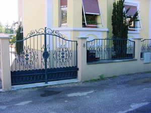 Joli Portail en fer forgé Alsace