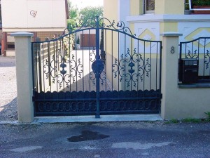 Joli portail en métal Alsace