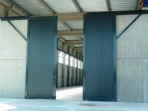 Portail énorme et très haut